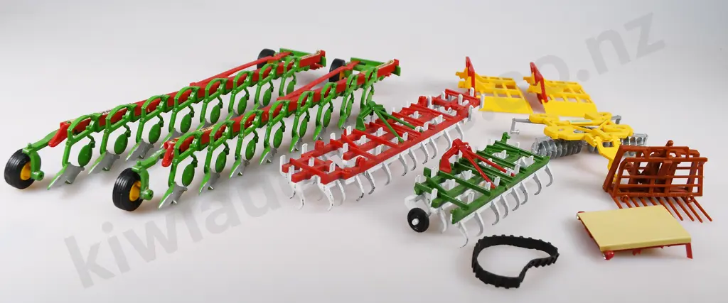 BRITAINS FARM IMPLEMENT 8 FURROW PLOUGHS & CULTIVATORS Image 1++