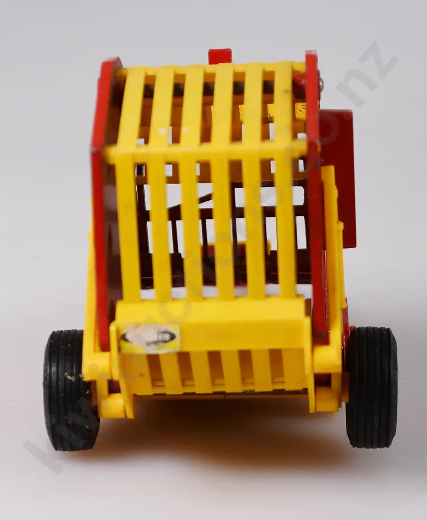 BRITAINS AGRICULTURAL MACHINERY Image 1++