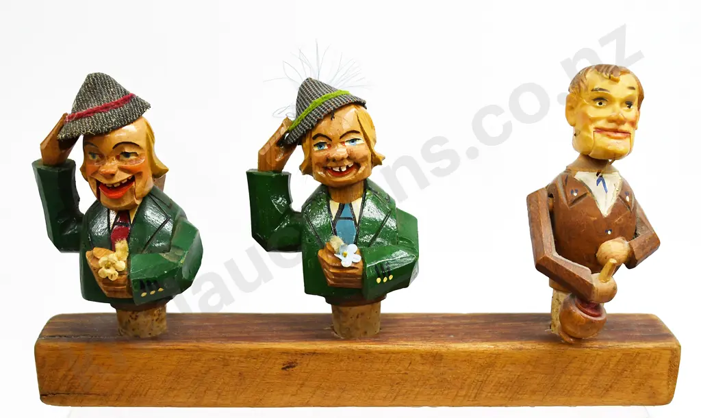 VINTAGE ANRI CARVED WOOD CHARACTER BOTTLE STOPPERS Image 1++