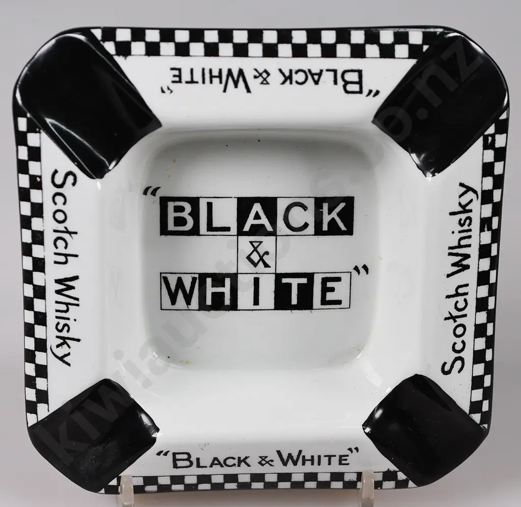 BLACK & WHITE SCOTCH WHISKY ASHTRAY Image 1++