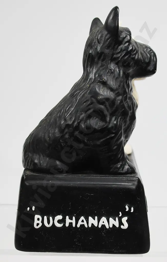 BLACK & WHITE SCOTCH WHISKY ADVERTISING FIGURE Image 1++