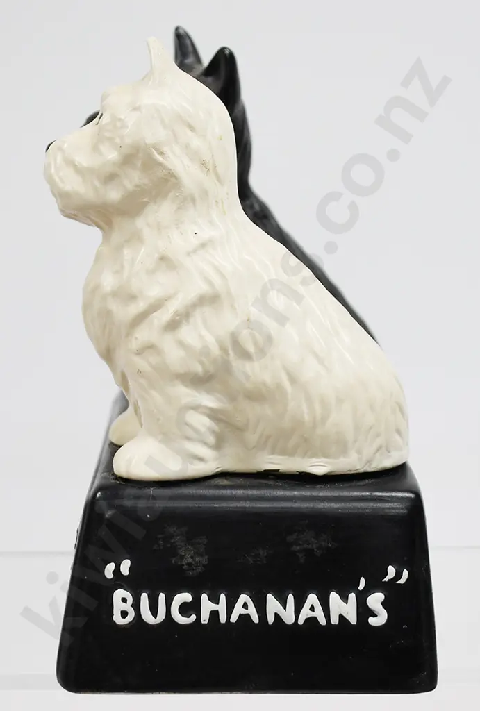BLACK & WHITE SCOTCH WHISKY ADVERTISING FIGURE Image 1++
