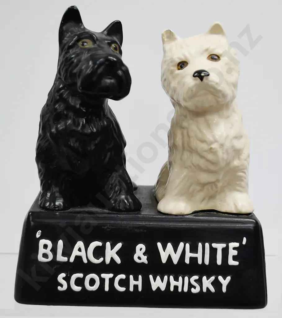 BLACK & WHITE SCOTCH WHISKY ADVERTISING FIGURE Image 1++