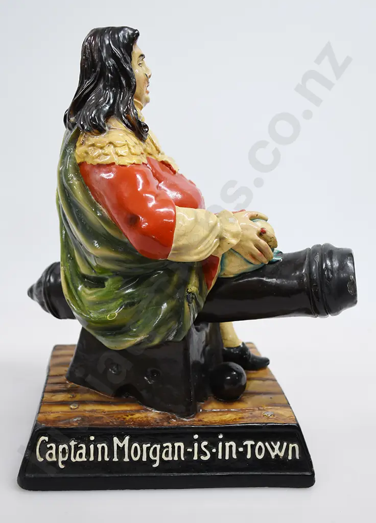 CAPTAIN MORGAN ADVERTISING FIGURE Image 1++