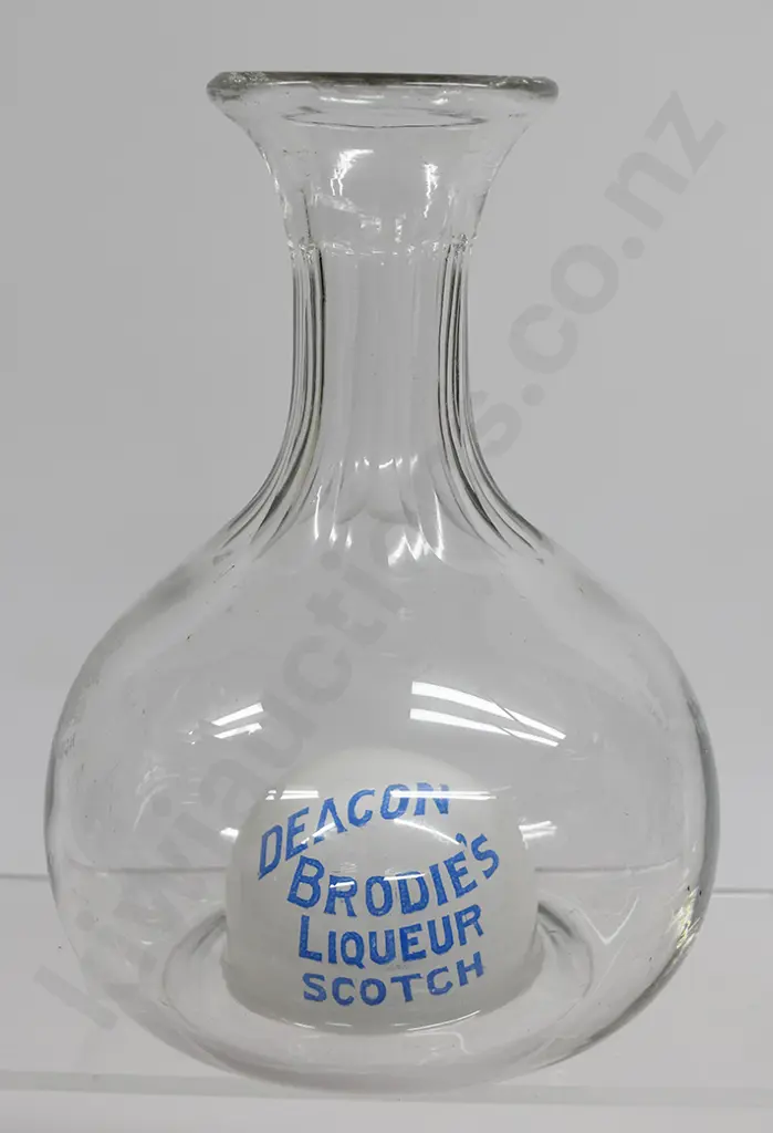 DEACON BRODIE'S LIQUEUR SCOTCH CARAFE Image 1++