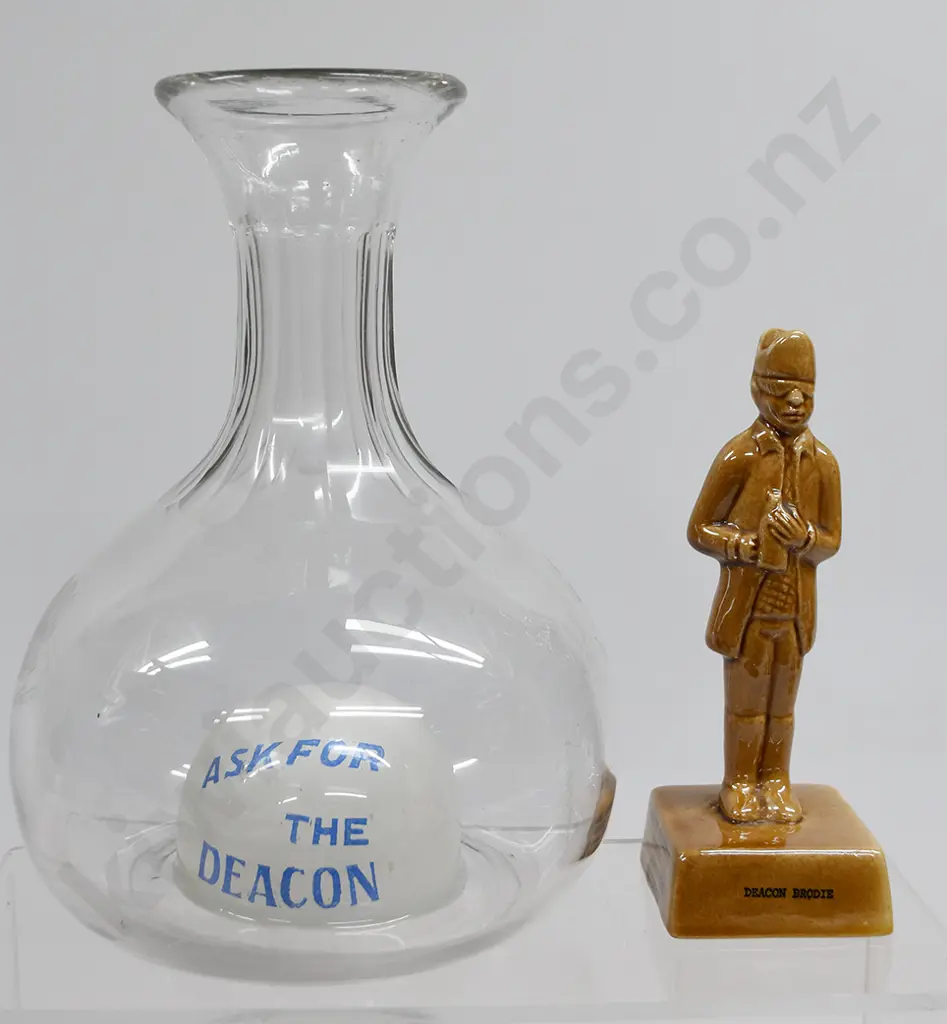 DEACON BRODIE'S LIQUEUR SCOTCH CARAFE Image 1++