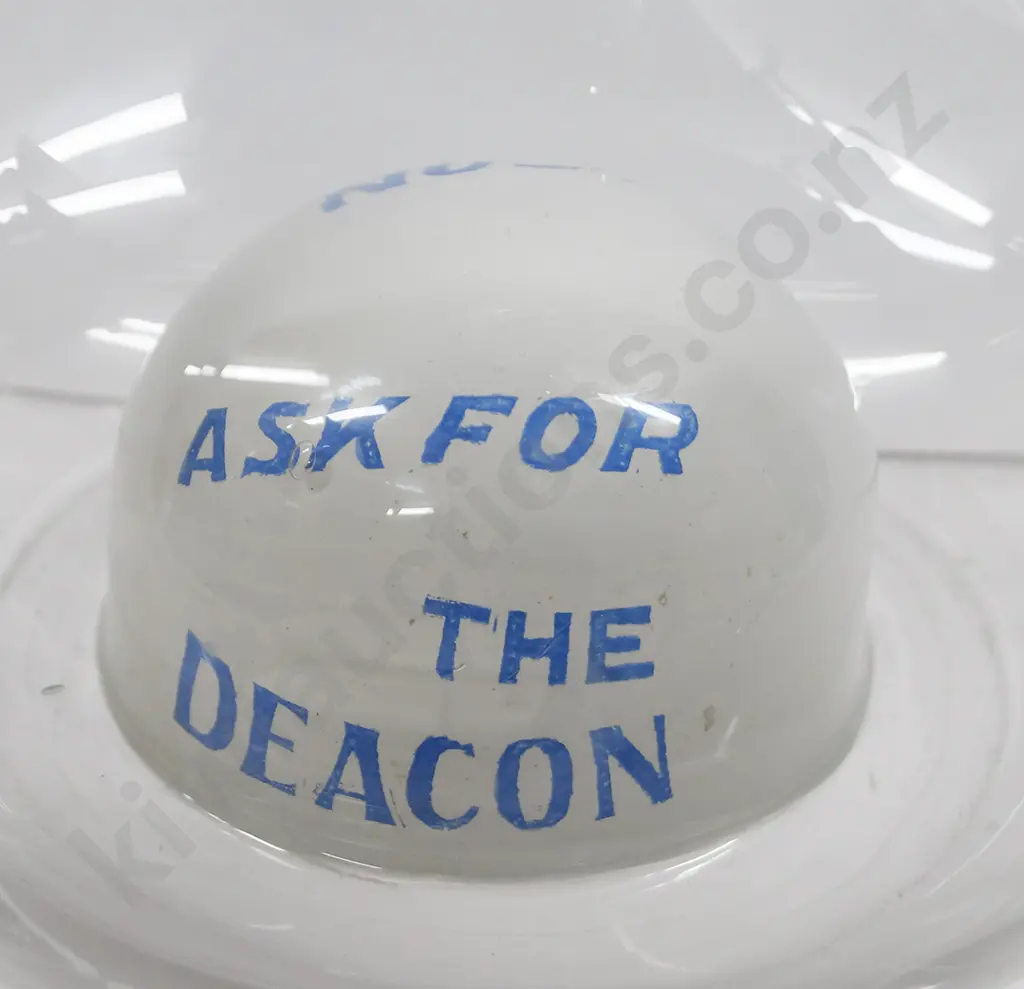 DEACON BRODIE'S LIQUEUR SCOTCH CARAFE Image 1++