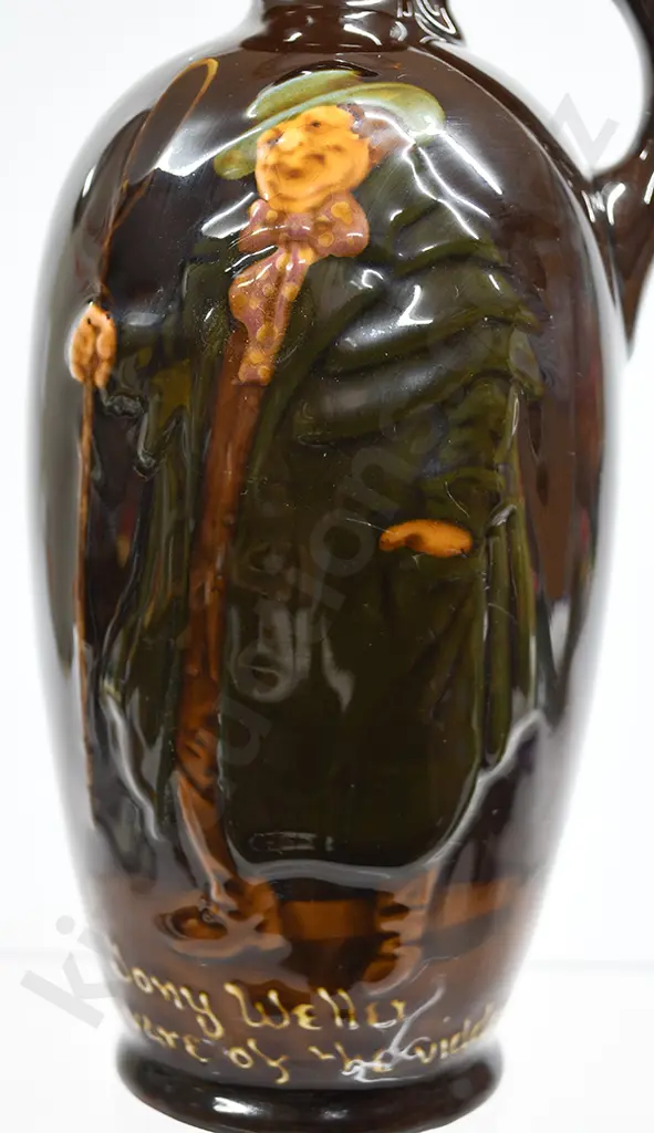 DEWARS KINGSWARE FLASK TONY WELLER Image 1++