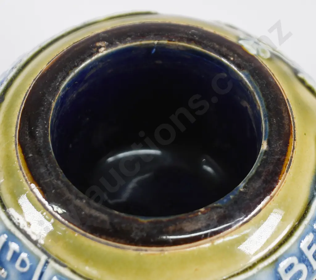 FOSTER BOTTLED BEERS VESTA HOLDER STRIKER Image 1++