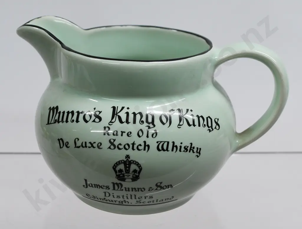 MUNRO'S WHISKY ADVERTISING WHISKEY WATER JUG Image 1++