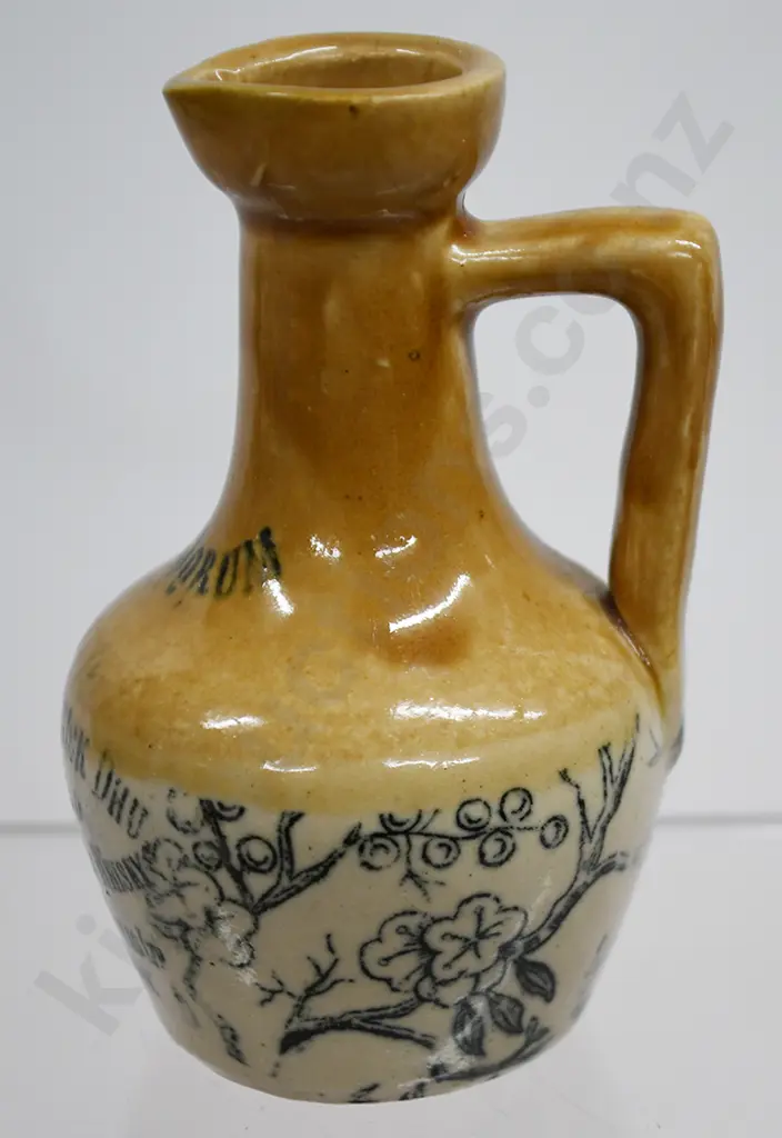 RODERICK DHU STONEWARE WHISKY JUG Image 1++