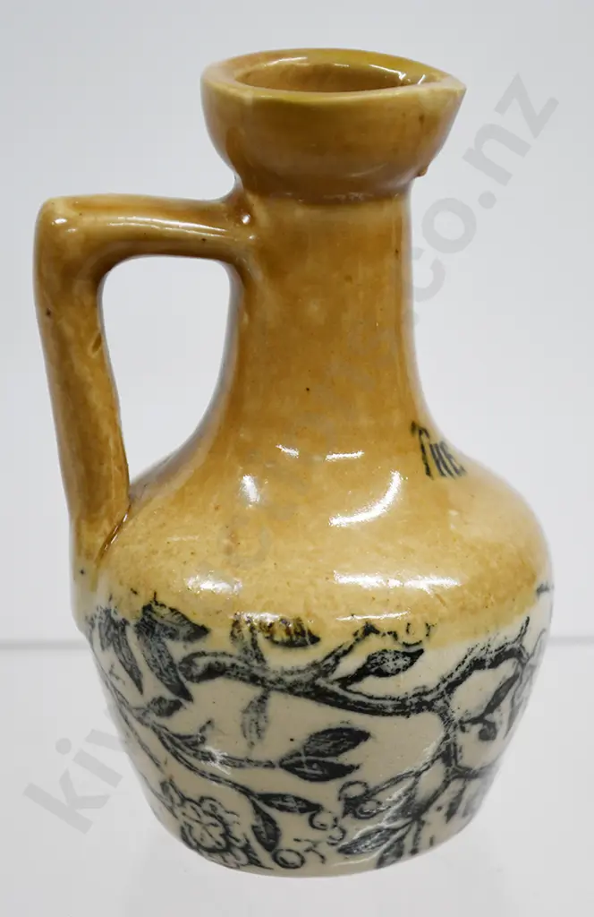 RODERICK DHU STONEWARE WHISKY JUG Image 1++