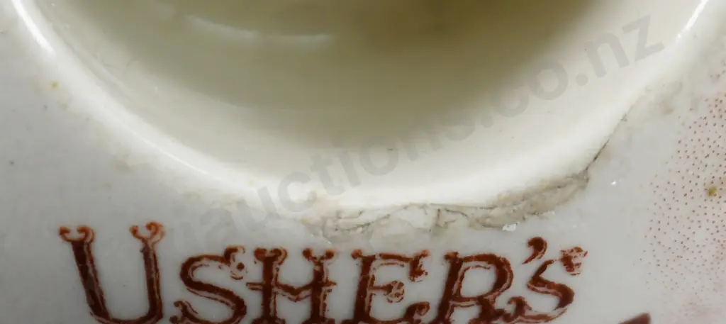 USHER’S OVG WHISKY ADVERTISING VESTA HOLDER Image 1++