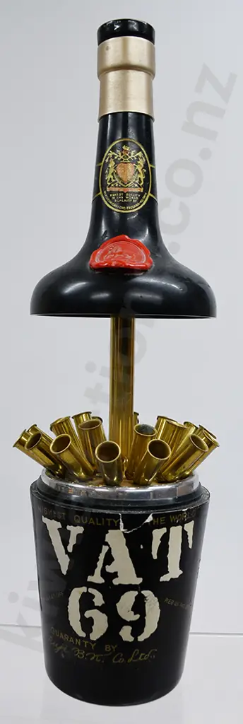 VAT 69 ADVERTISING CIGARETTE DISPENSER Image 1++