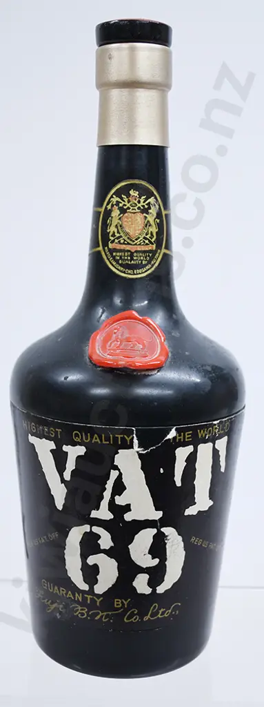 VAT 69 ADVERTISING CIGARETTE DISPENSER Image 1++
