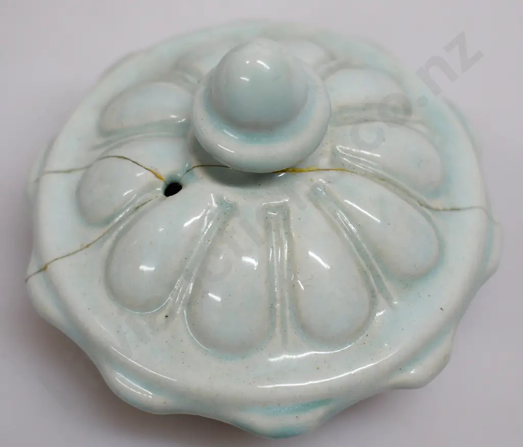 TEMUKA WARE LIGHT MINT TEAPOT SIGNED LOVATT Image 1++