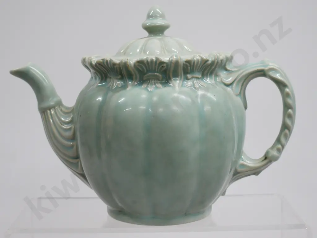 TEMUKA WARE LIGHT MINT TEAPOT SIGNED LOVATT Image 1++