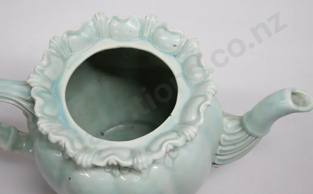 TEMUKA WARE LIGHT MINT TEAPOT SIGNED LOVATT Image 1++