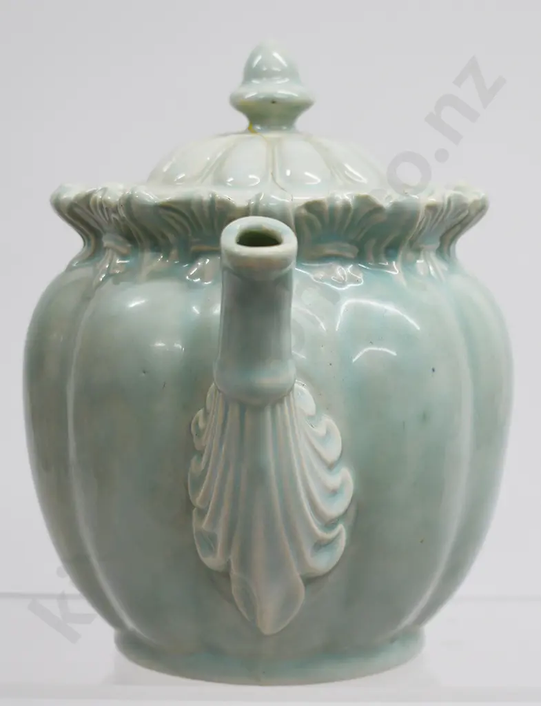 TEMUKA WARE LIGHT MINT TEAPOT SIGNED LOVATT Image 1++