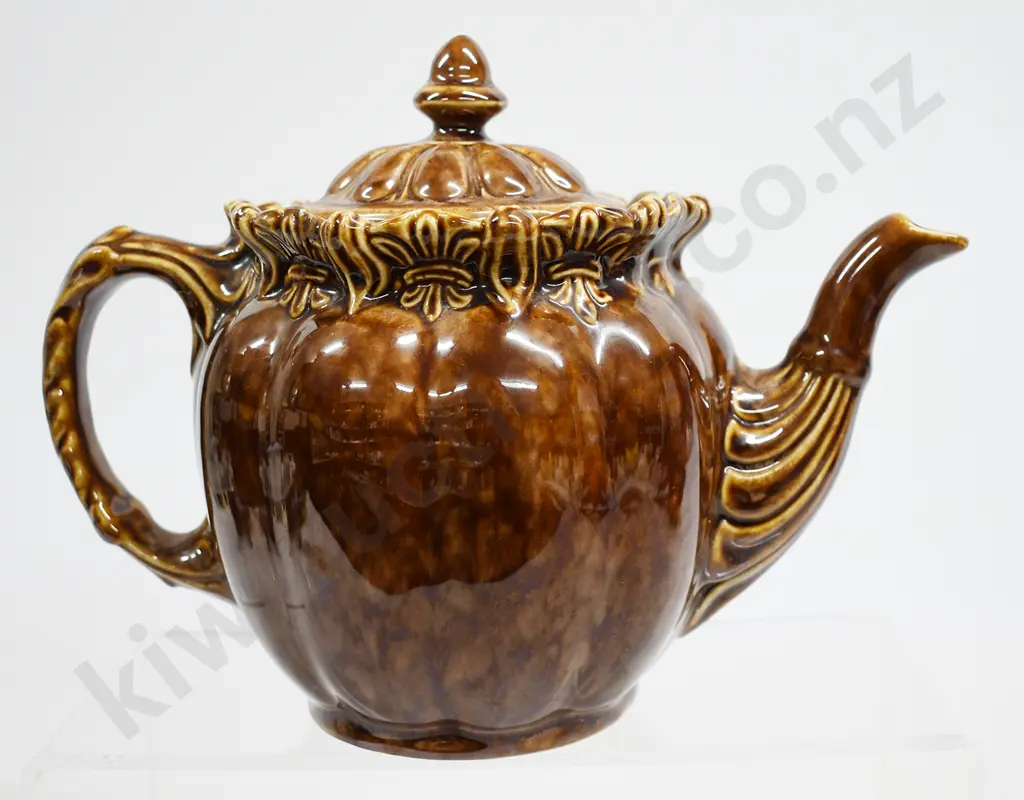 TEMUKA WARE DARK TAN TEAPOT SIGNED LOVATT Image 1++
