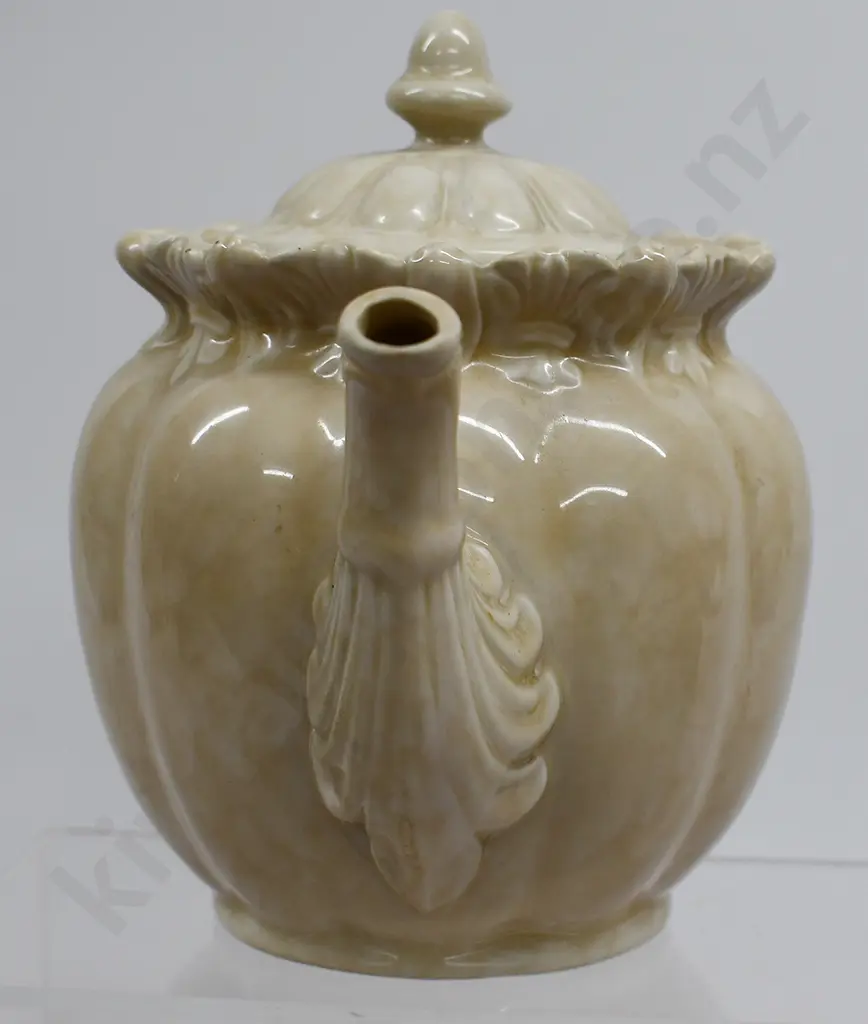 TEMUKA WARE OATMEAL TEAPOT SIGNED LOVATT Image 1++