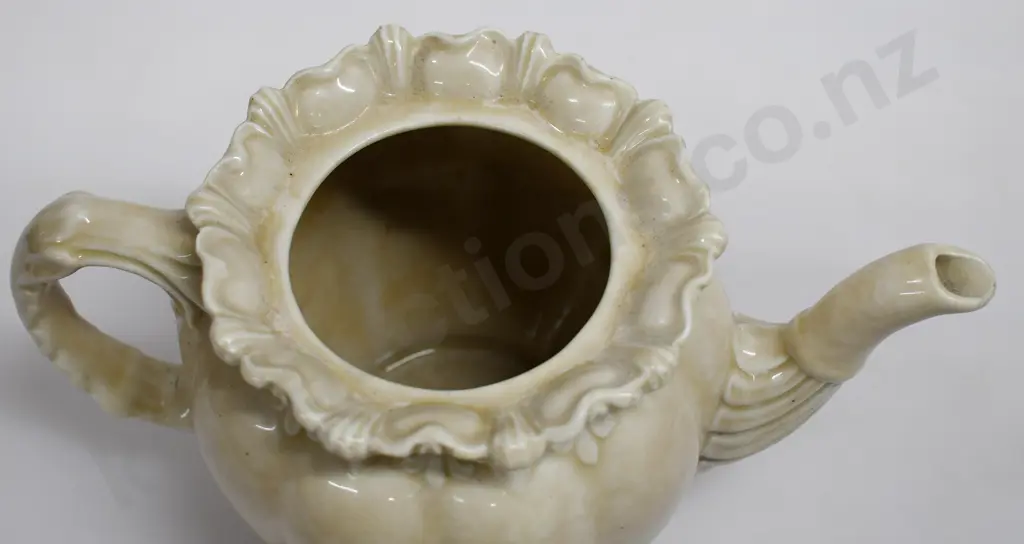 TEMUKA WARE OATMEAL TEAPOT SIGNED LOVATT Image 1++