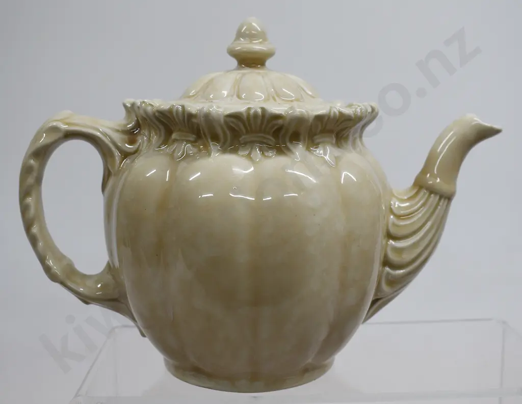 TEMUKA WARE OATMEAL TEAPOT SIGNED LOVATT Image 1++