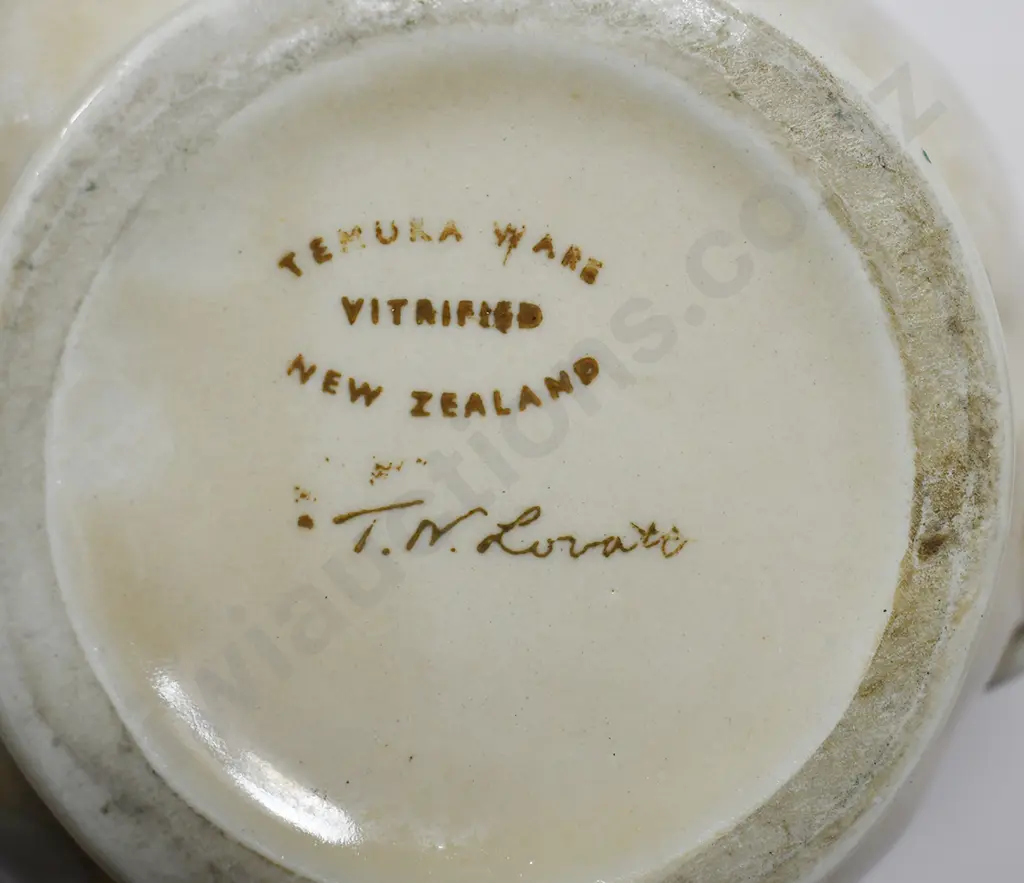 TEMUKA WARE OATMEAL TEAPOT SIGNED LOVATT Image 1++