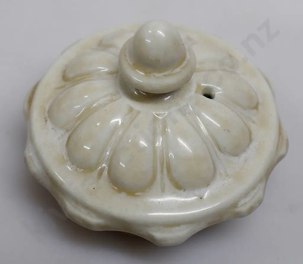 TEMUKA WARE OATMEAL TEAPOT SIGNED LOVATT Image 1++