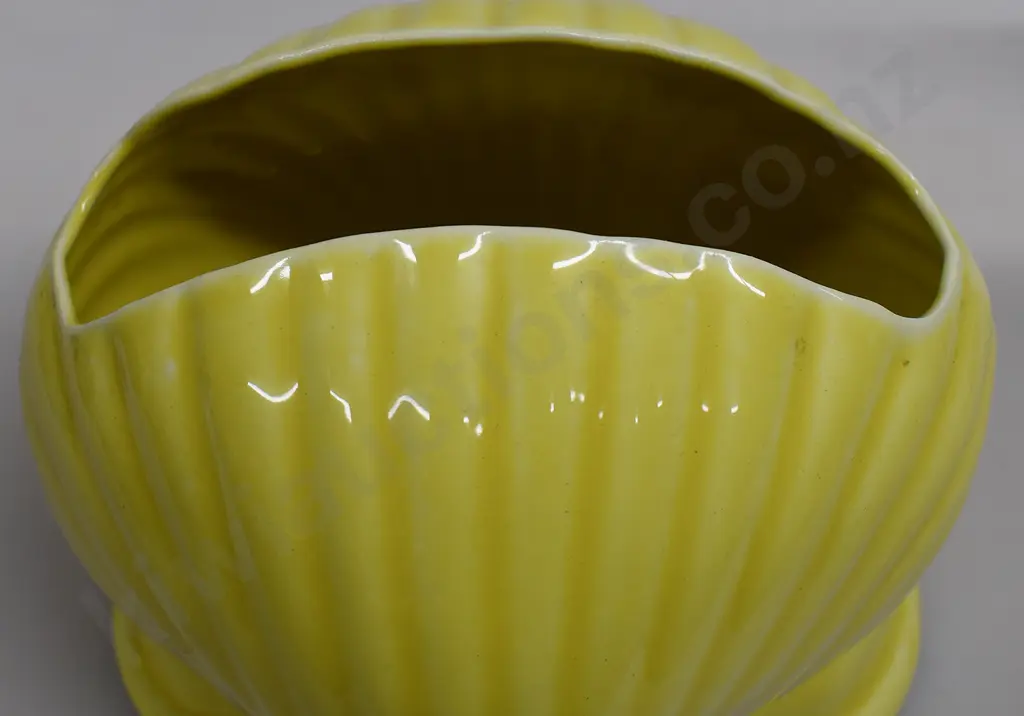 TEMUKA WARE SHELL VASE Image 1++