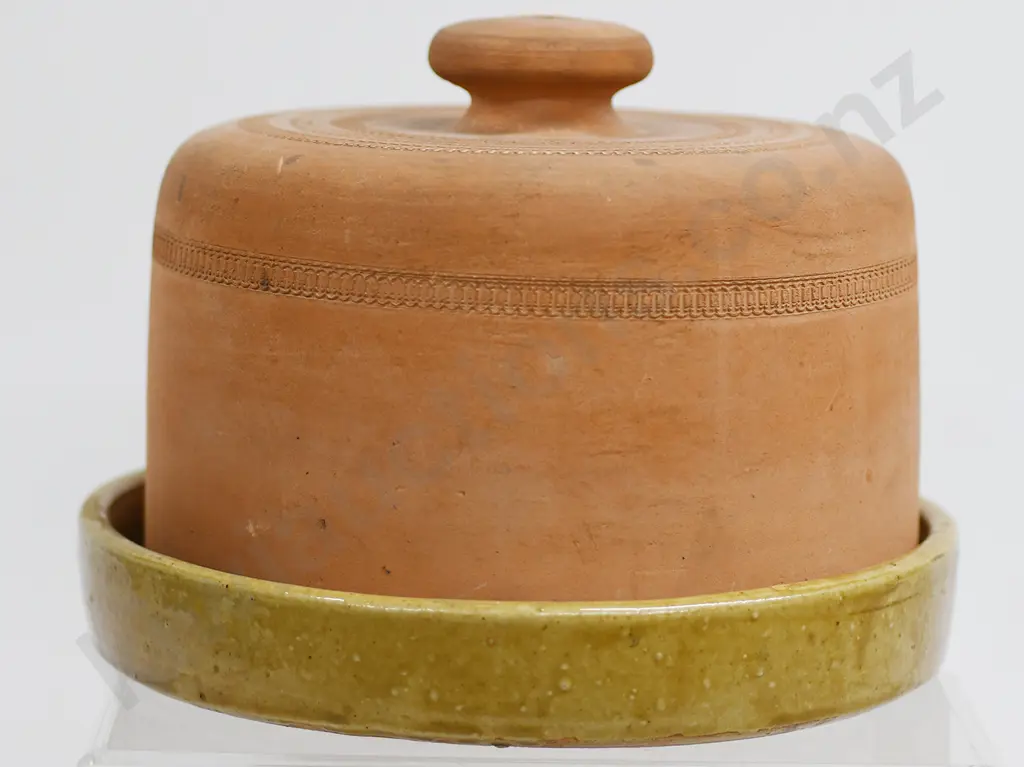 STOUR WARE TIMARU COVERED CHEESE STORAGE POT Image 1++