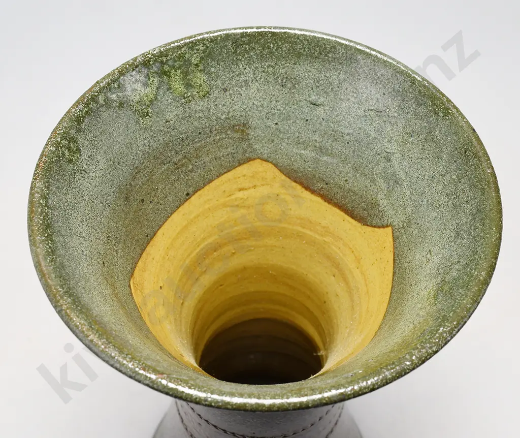 CHRISTCHURCH BRICK VERY LARGE SPILL VASE Image 1++