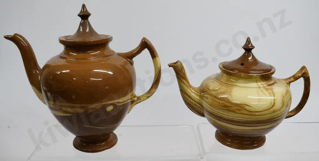 LOVATT POTTERY TEA POTS Image 1++