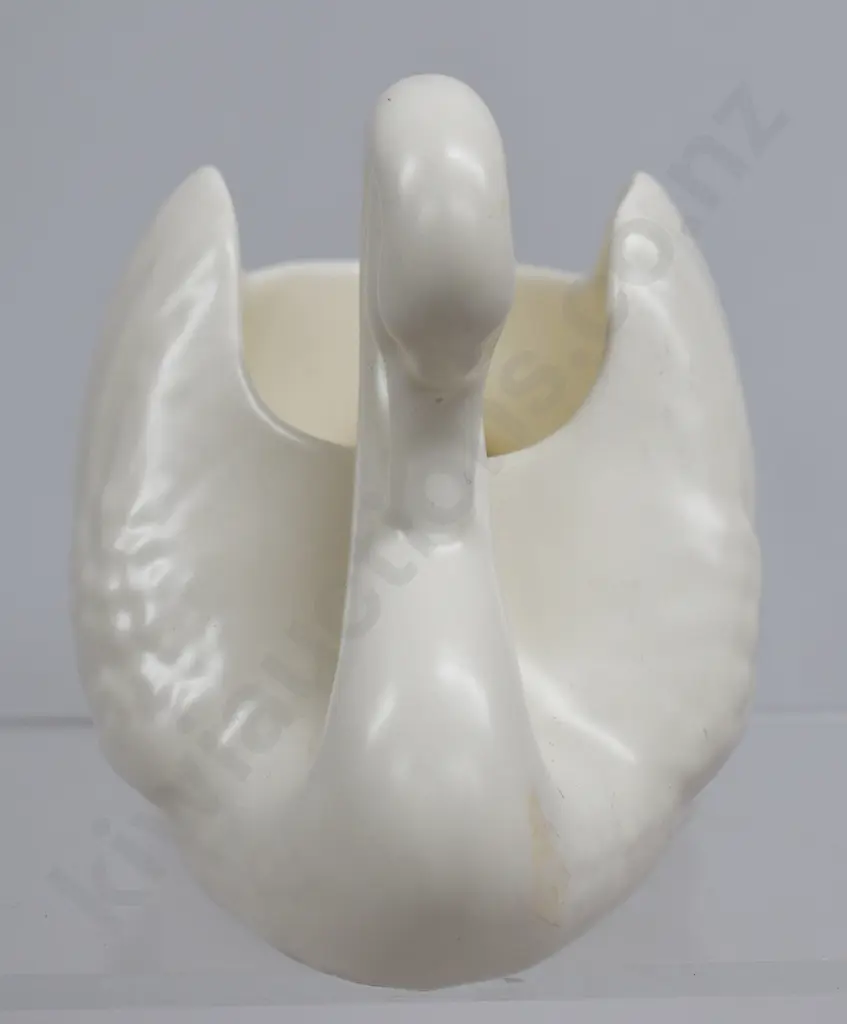CROWN LYNN SMALL SWAN Image 1++