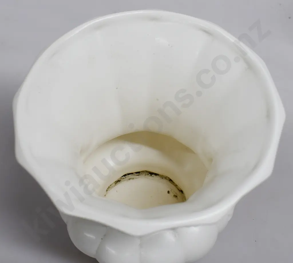 CROWN LYNN FLAT TOP URN VASE NUMBER 603 Image 1++