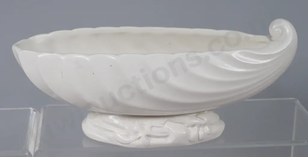 CROWN LYNN WHITE POTTERY MANTLE VASES Image 1++