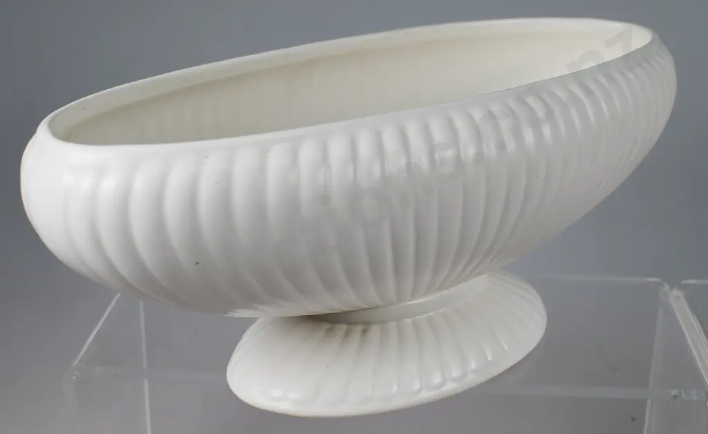 CROWN LYNN WHITE POTTERY MANTLE VASES Image 1++
