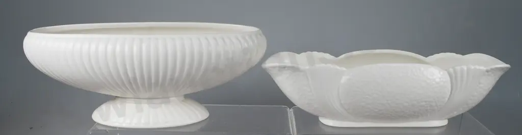 CROWN LYNN WHITE POTTERY MANTLE VASES Image 1++