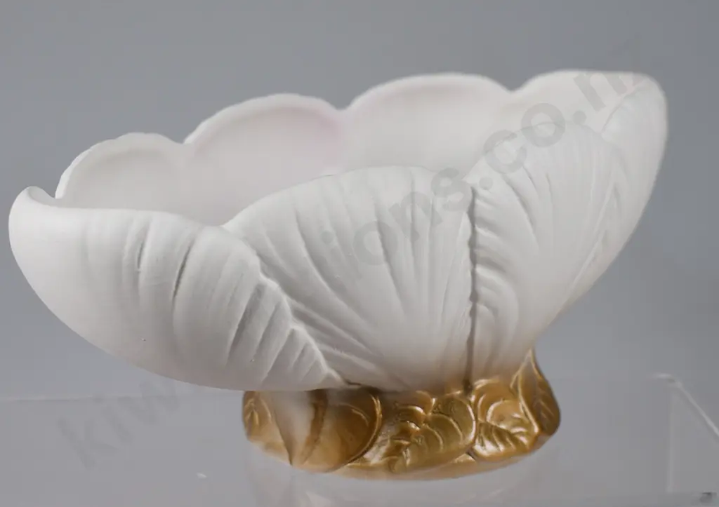 CROWN LYNN WHITE POTTERY MANTLE VASES Image 1++