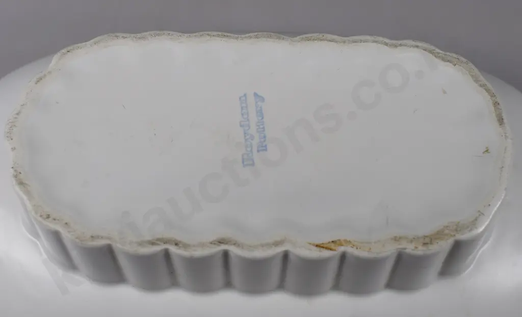 CROWN LYNN WHITE POTTERY MANTLE VASES Image 1++