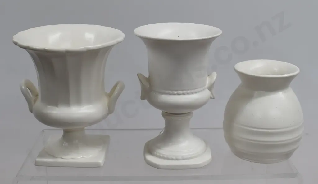CROWN LYNN WHITE POTTERY MINIATURE VASES Image 1++