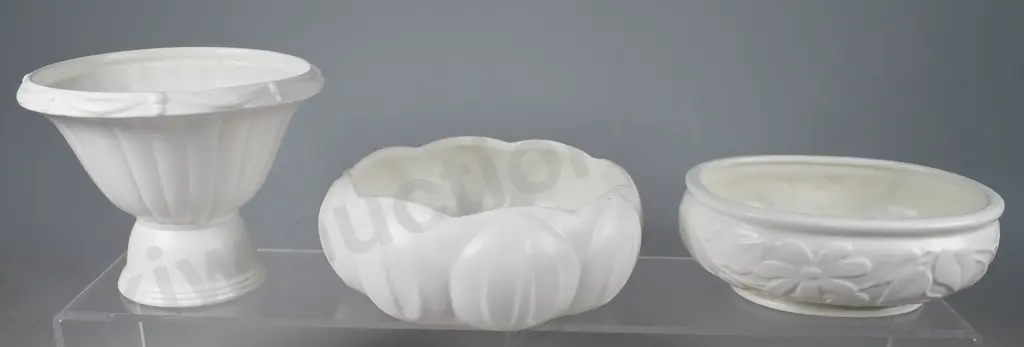 CROWN LYNN WHITE POTTERY VASES Image 1++