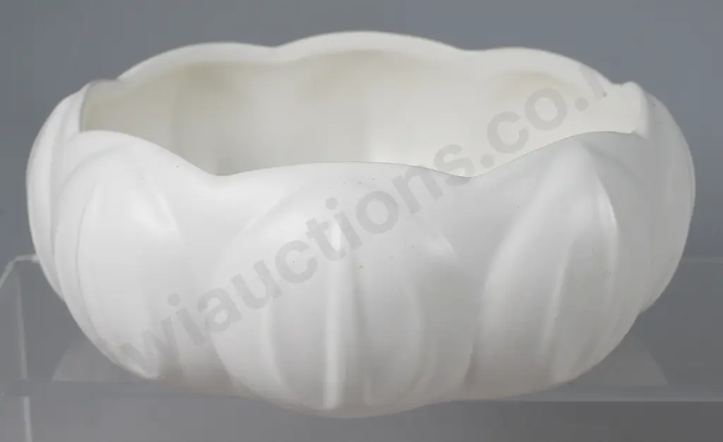 CROWN LYNN WHITE POTTERY VASES Image 1++