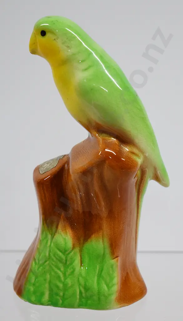 CROWN LYNN PARROT 182 Image 1++