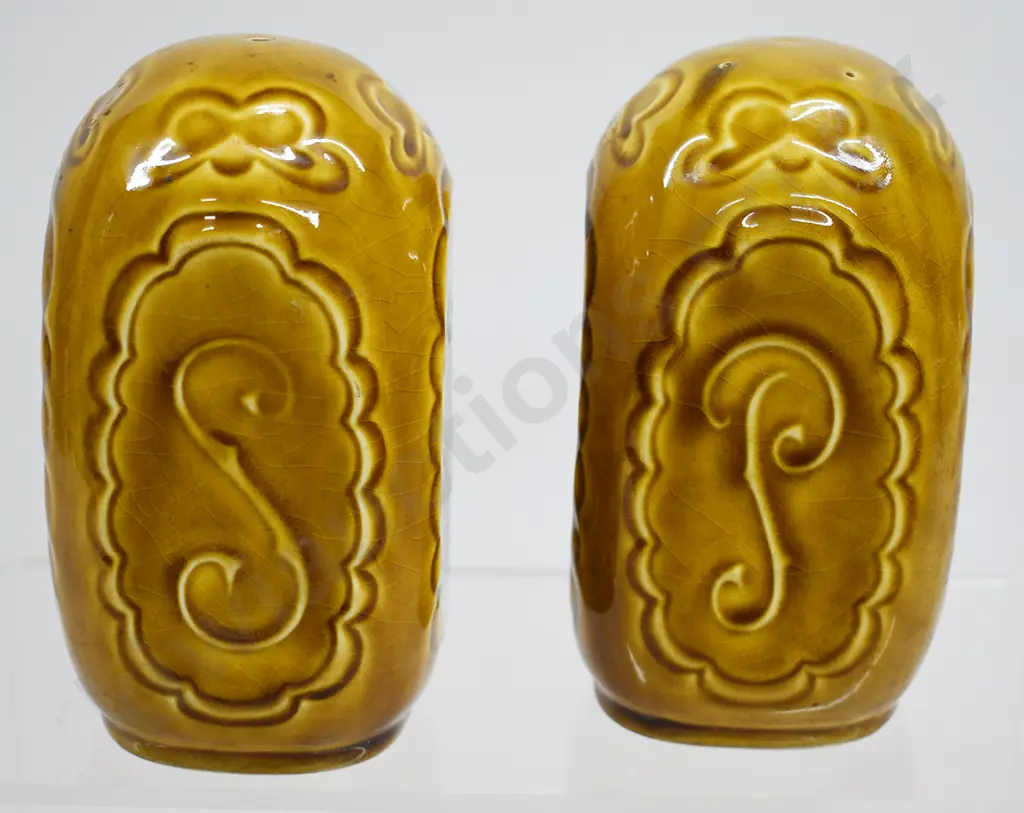 CROWN LYNN BARBEQUE SALT & PEPPER 1970's Image 1++