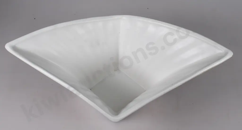 CROWN LYNN WHITE POTTERY MANTLE VASE Image 1++