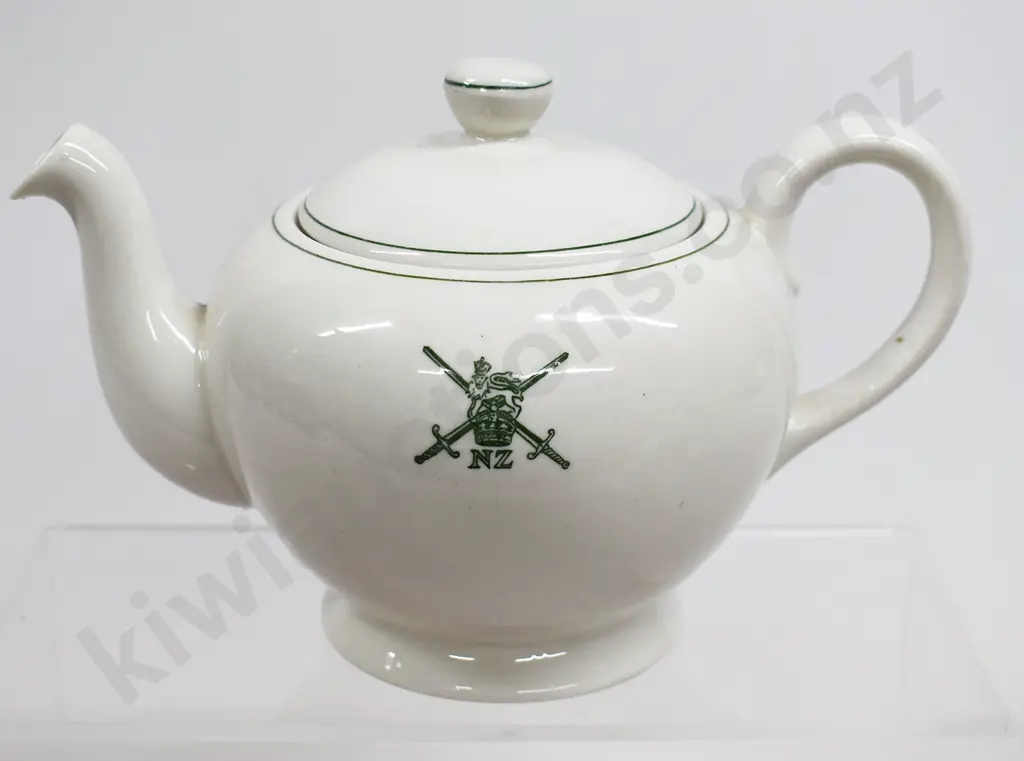CROWN LYNN NEW ZEALAND ARMY TEAPOT Image 1++