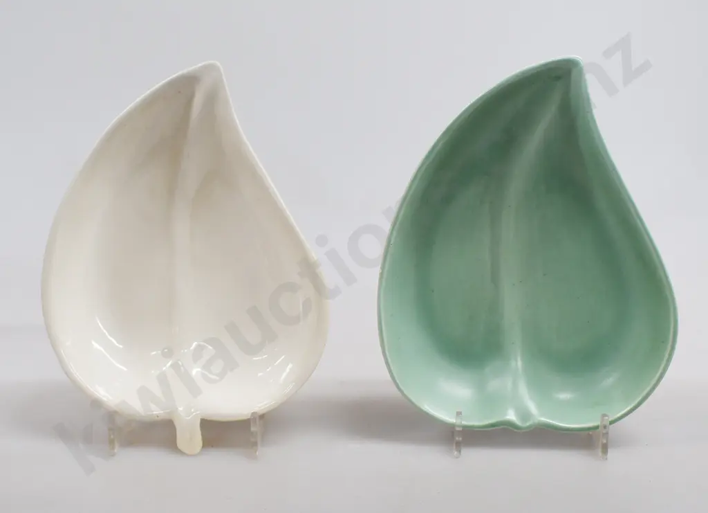 O C STEPHENS DUNEDIN DIVIDED LEAF DISHES Image 1++
