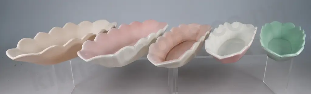 O C STEPHENS DUNEDIN RUFFLED EDGE SUNDAE DISHES Image 1++