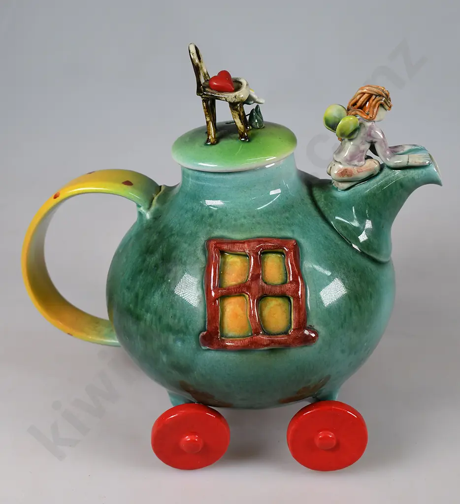 MARION MEWBURN TEAPOT Image 1++